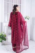 Motif Golden Brosha Embroidered Suit-018