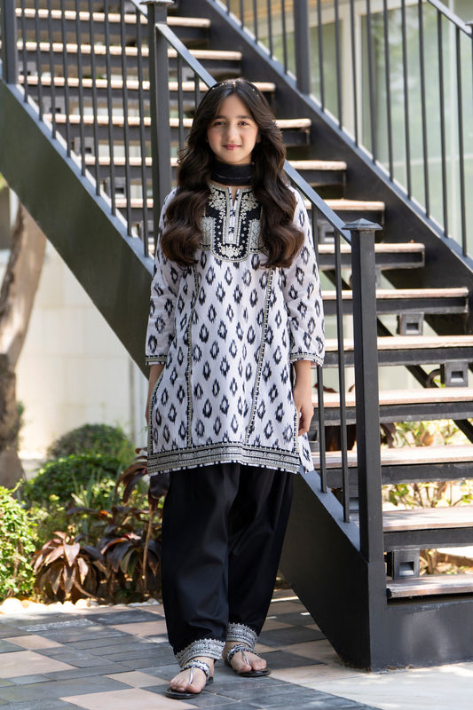 Motif Girls Embroidered Cambric Suit-061