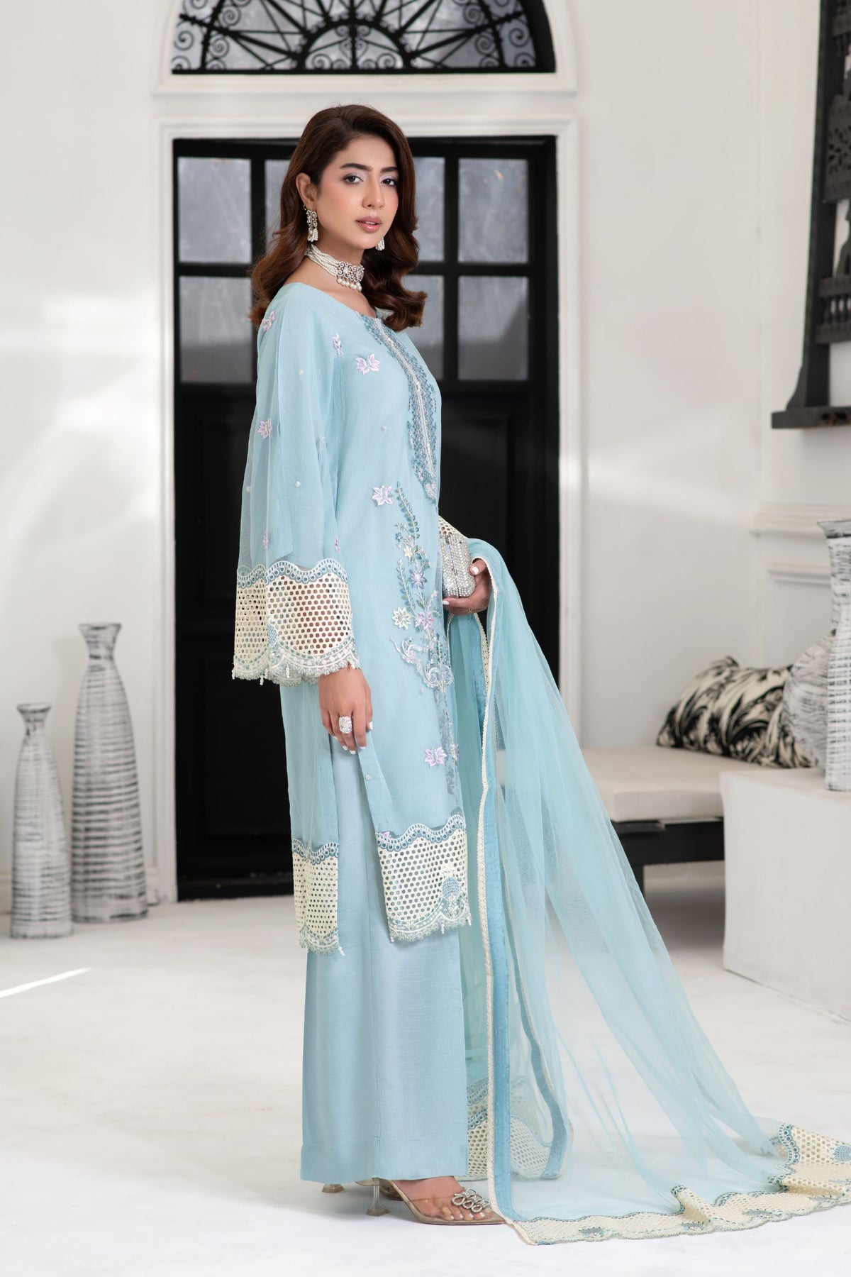 Motif Bareeze Net Embroidered Suit-014