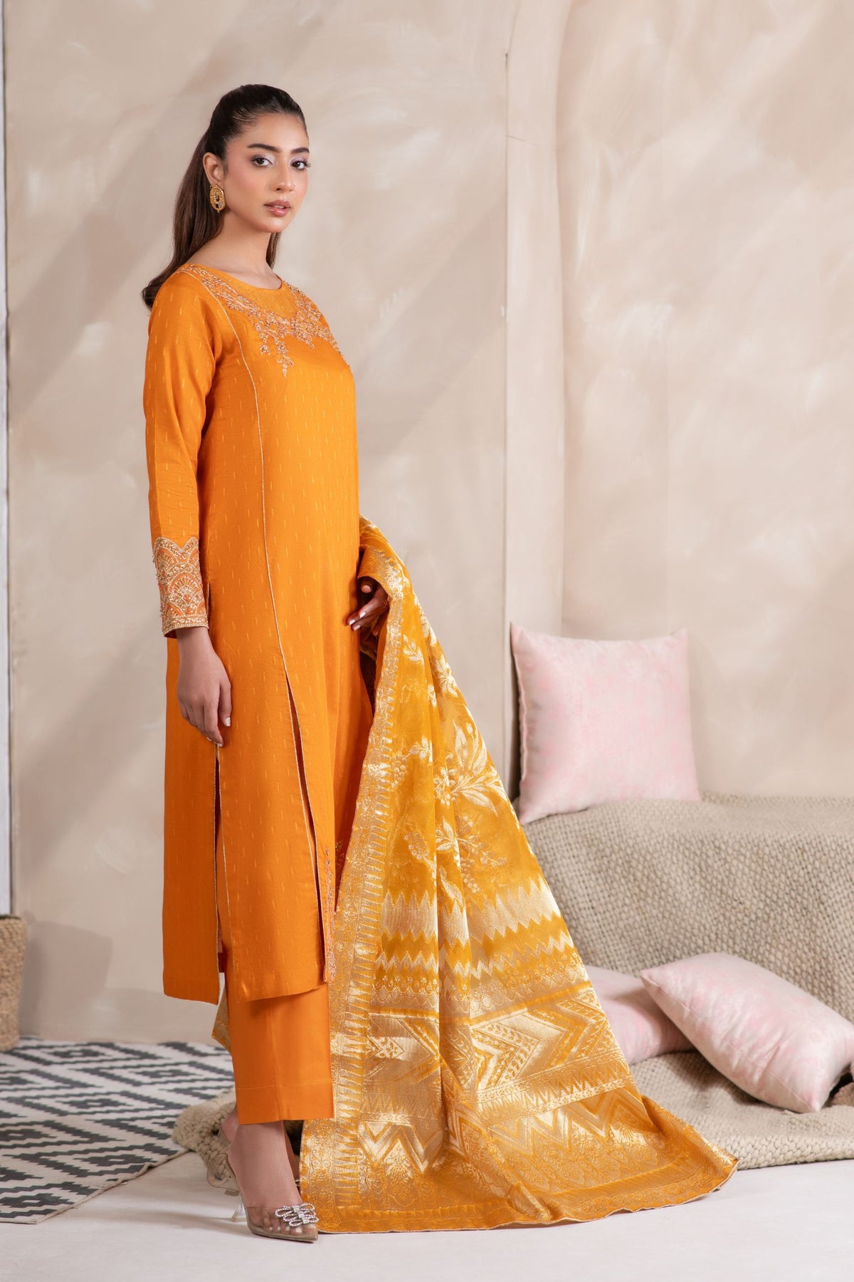 Motif Golden Brosha Embroidered Suit-026