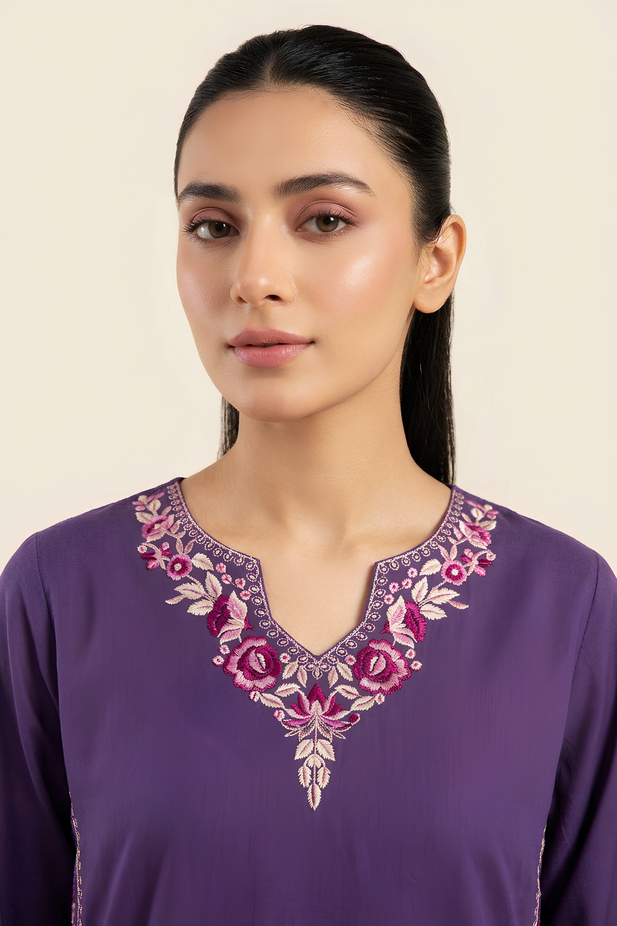 MOTIF PLAIN ALPINE EMBROIDERED SUIT-247