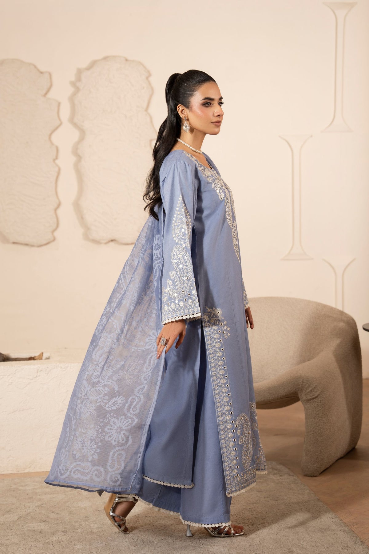 Motif Embroidered Jacquard Suit-4066