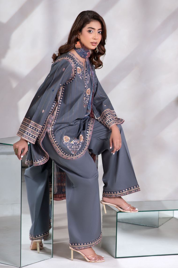 Motif Mesori Embroidered Suit-003