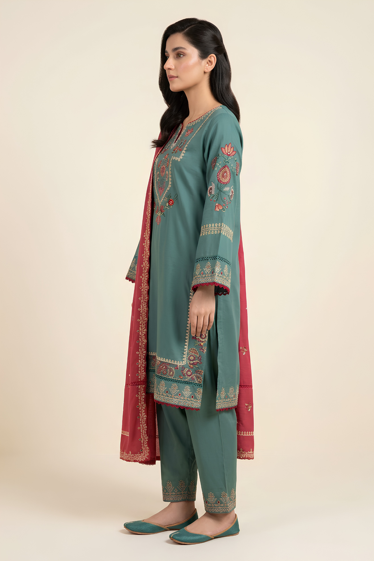 Motif Alpine Embroidered Suit-009