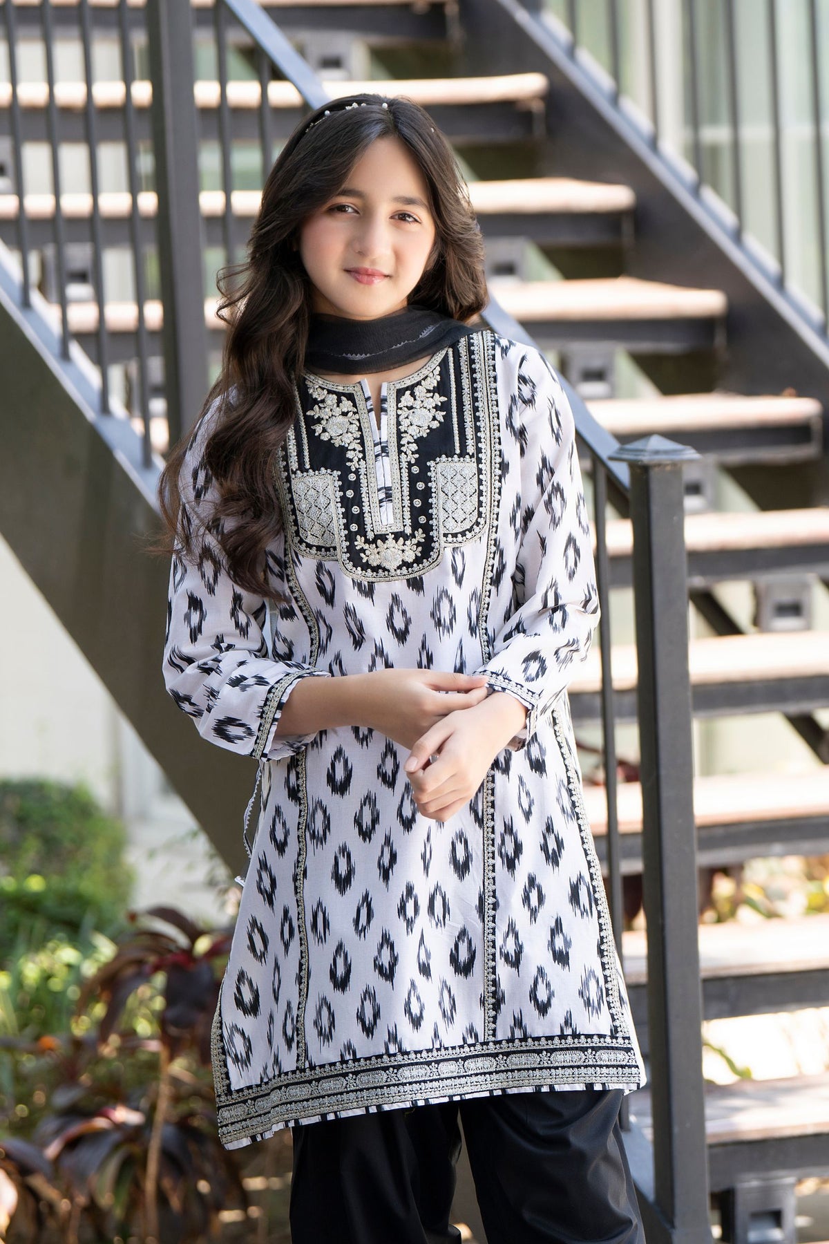 Motif Girls Embroidered Cambric Suit-061