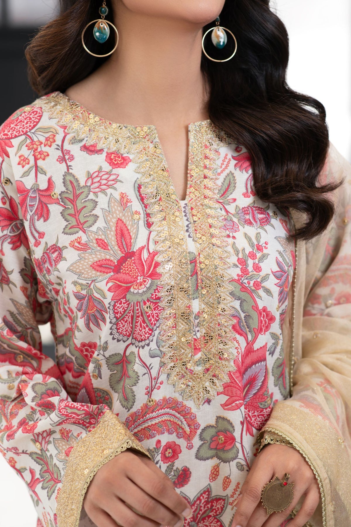 Motif Karandi Embroidered Suit-055