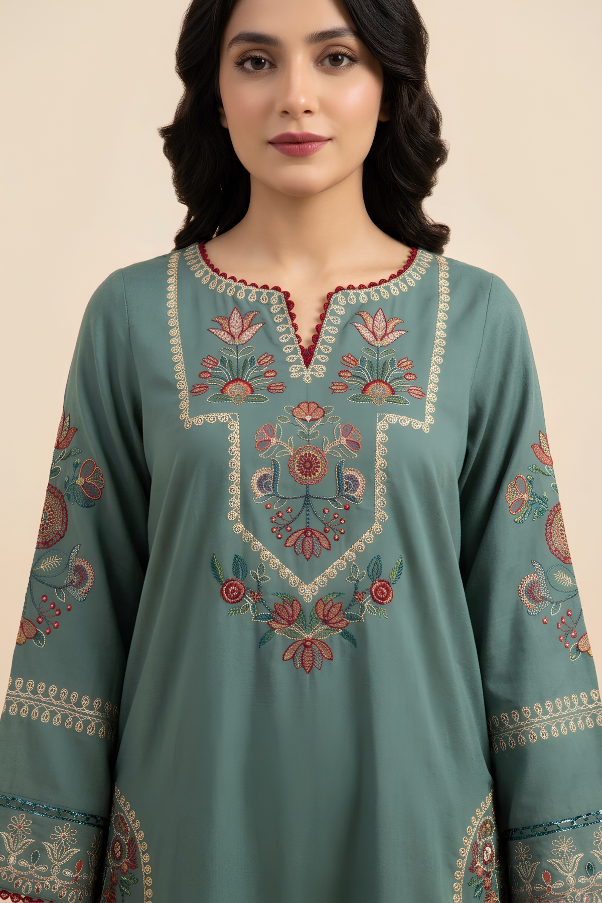 Motif Alpine Embroidered Suit-009