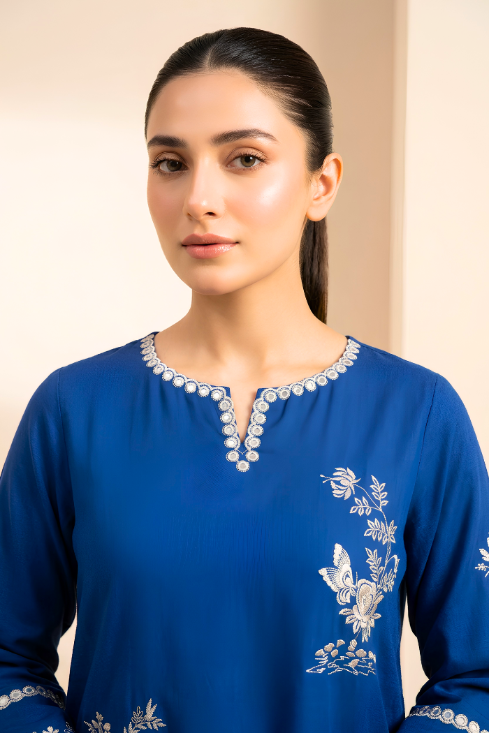 Motif Silk Karandi Embroidered Suit-013