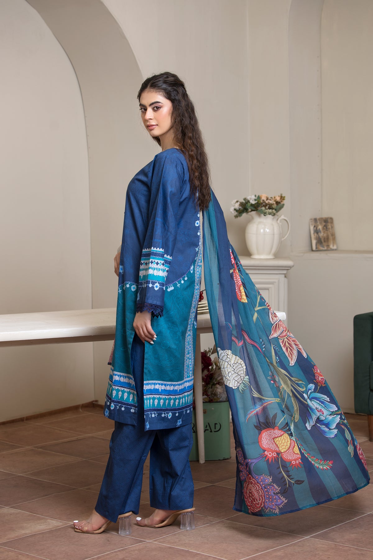 Motif Lawn Printed Suit-015