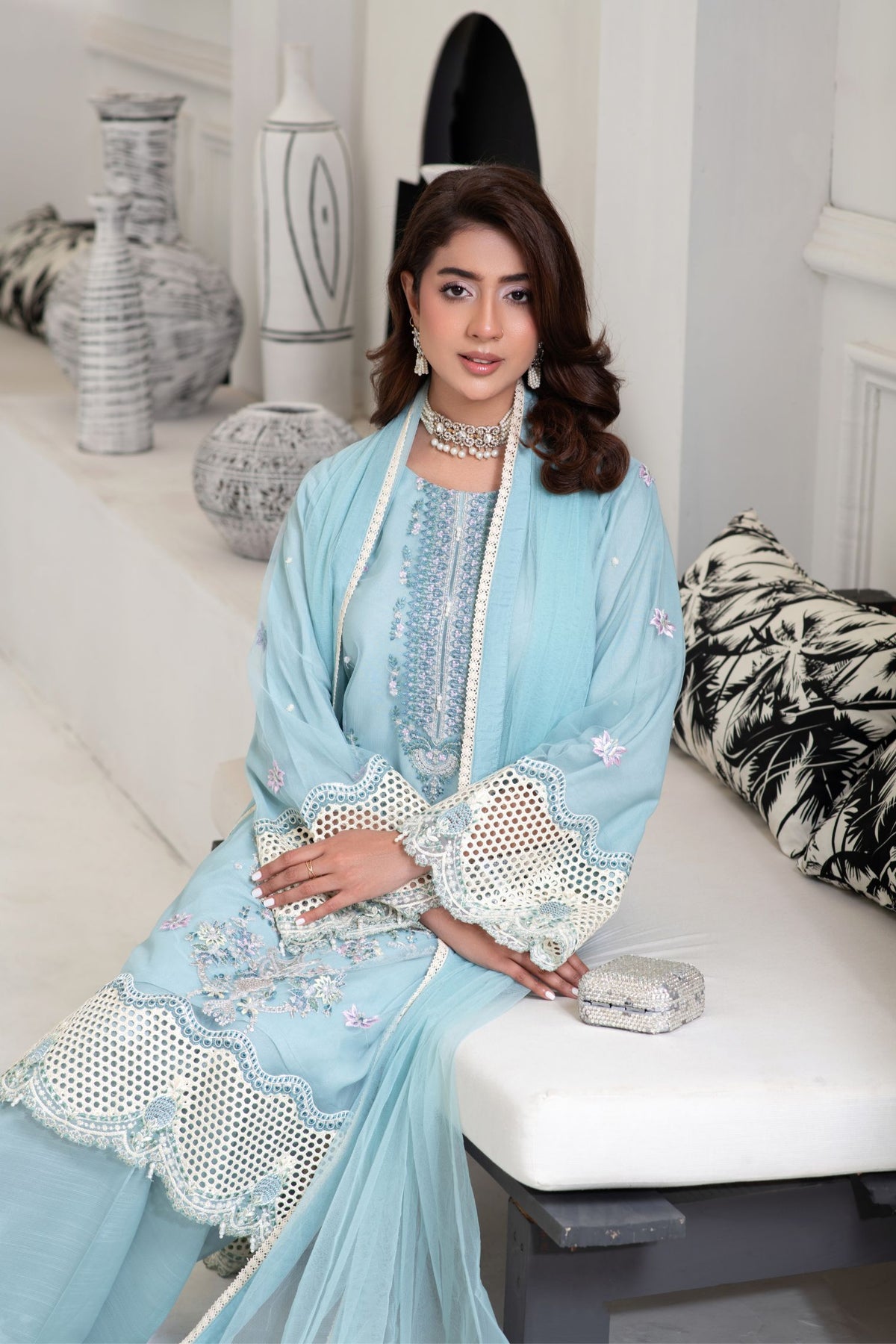 Motif Bareeze Net Embroidered Suit-014