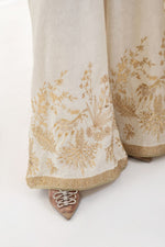 Motif Karandi Embroidered Suit-055