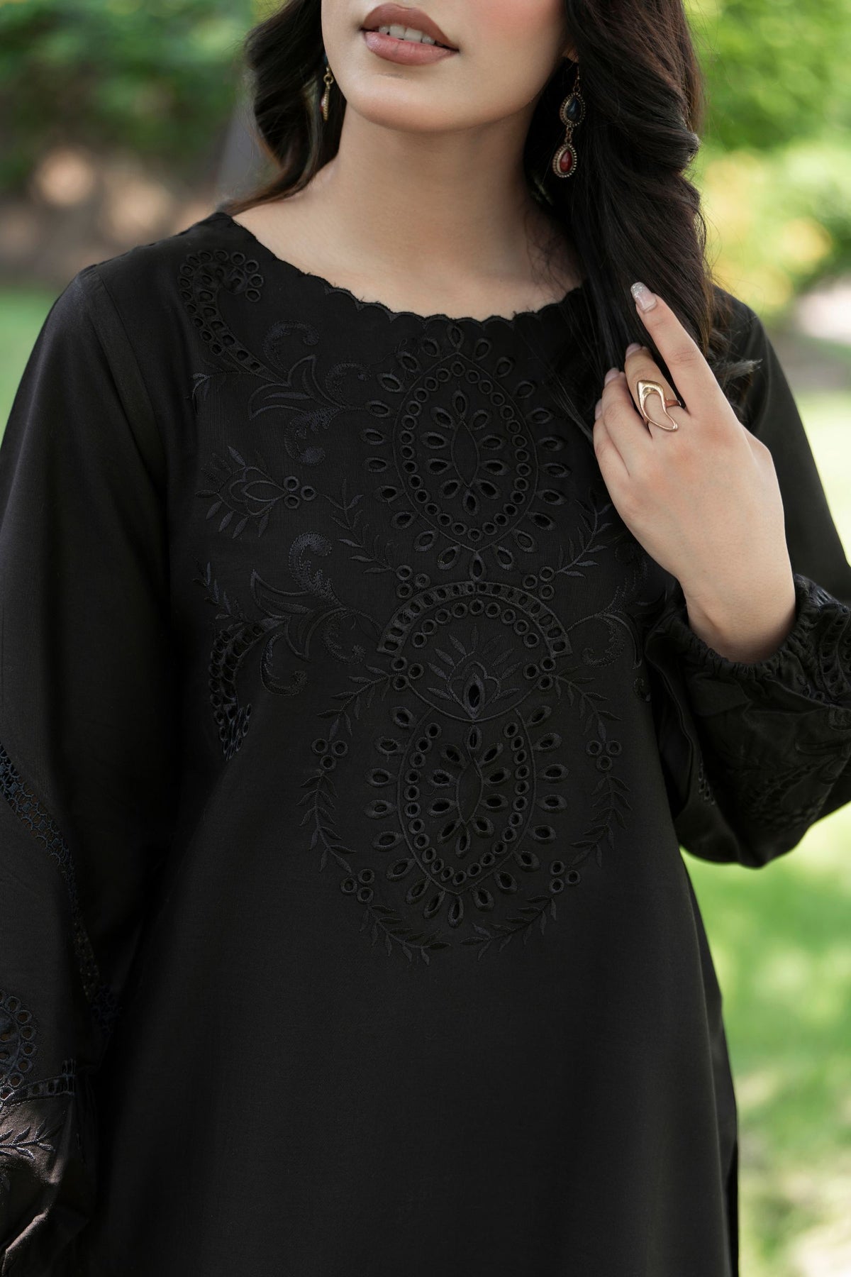 Motif Cotton Embroidered Suit-002