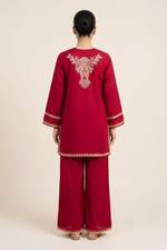 Motif Khaddar Embroidered Suit-003