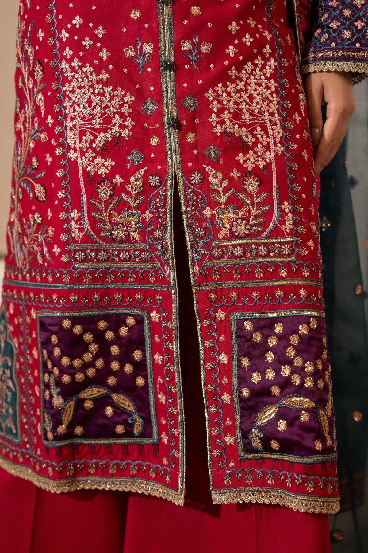 Motif Embroidered Cambric Suit-014