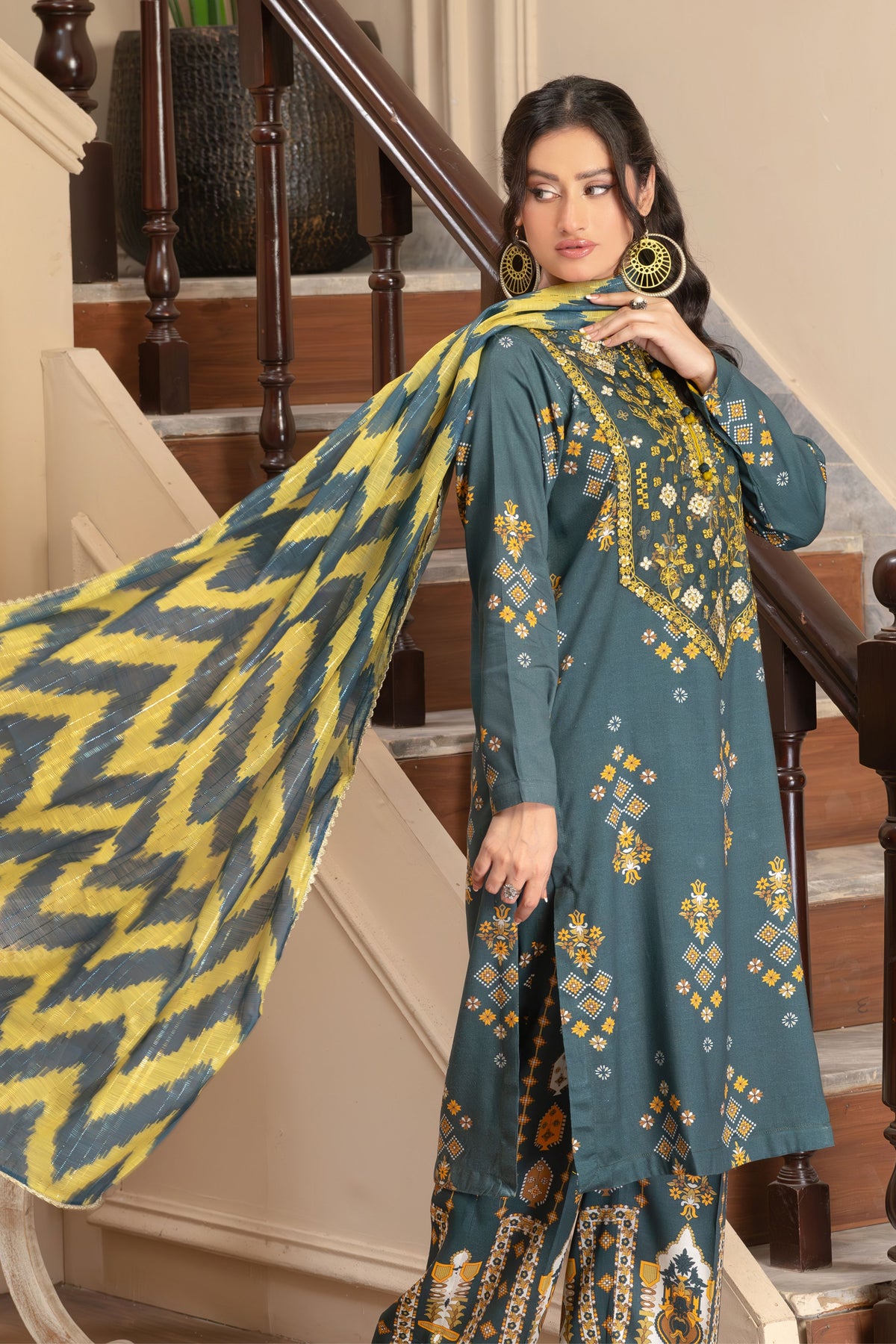 Motif Corduroy Embroidered Suit-003