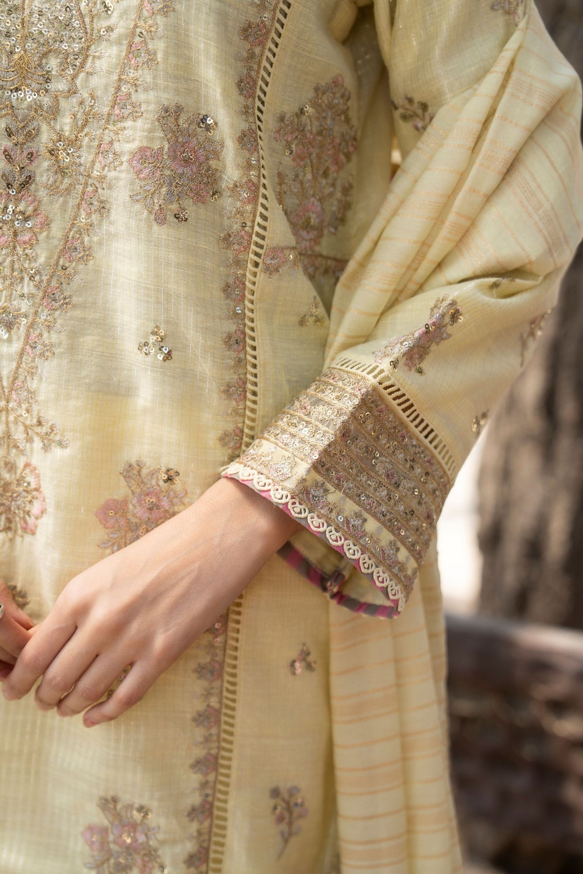 Motif Embroidered Suit-4113