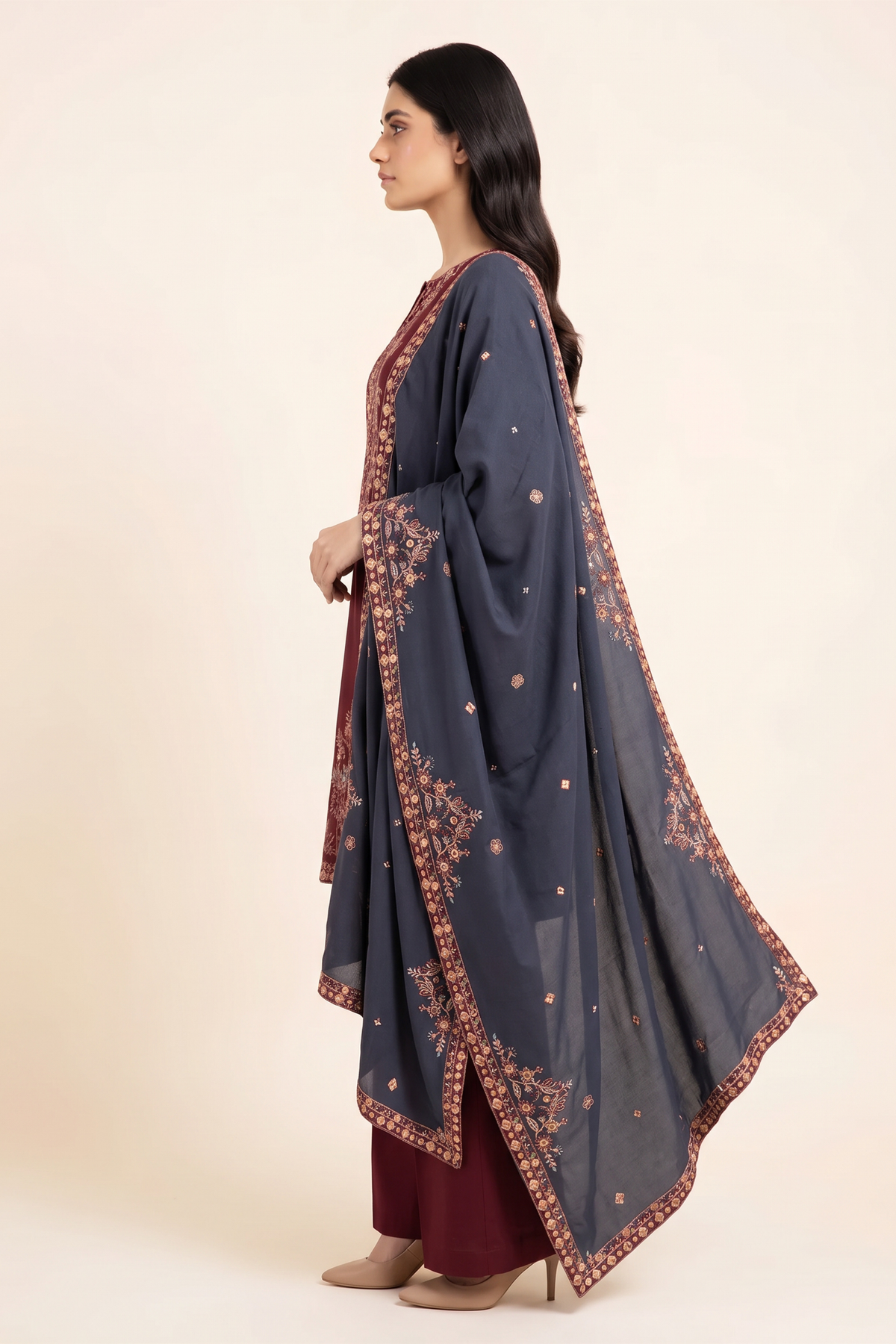 Motif Alpine Embroidered Suit-006