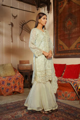 Motif Tilla and sequence Embroidered Suit