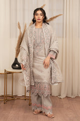 Motif Tilla and sequence Embroidered Suit