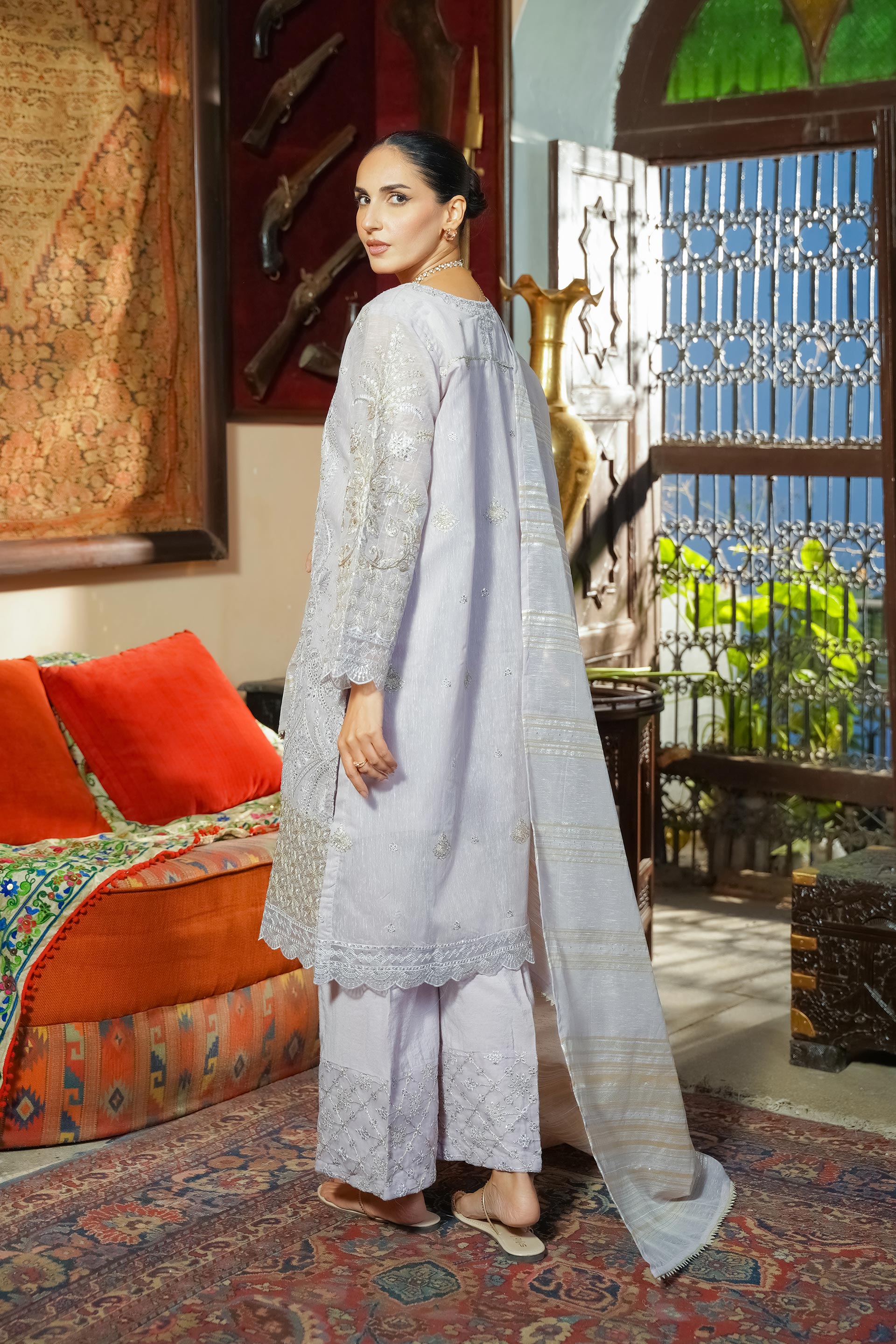 Motif Schifilli Embroidered Suit