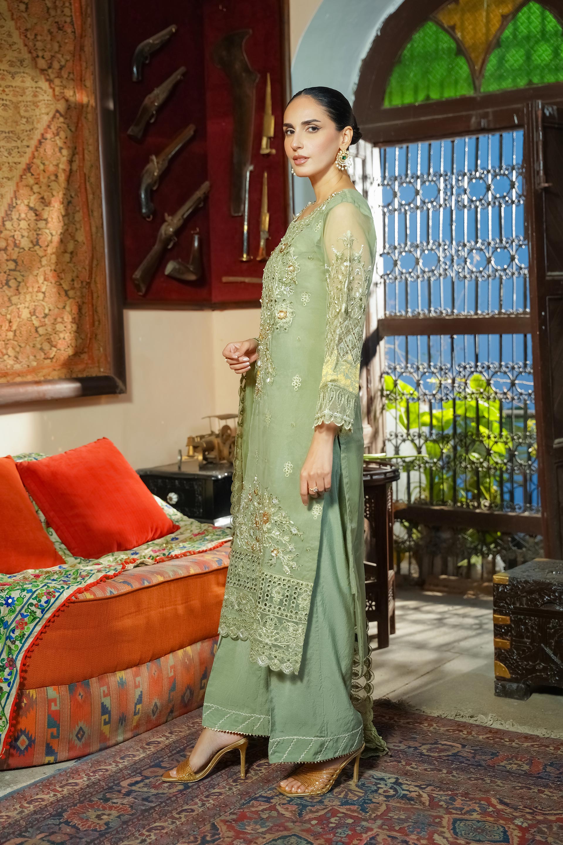 Motif Schifilli Embroidered Suit