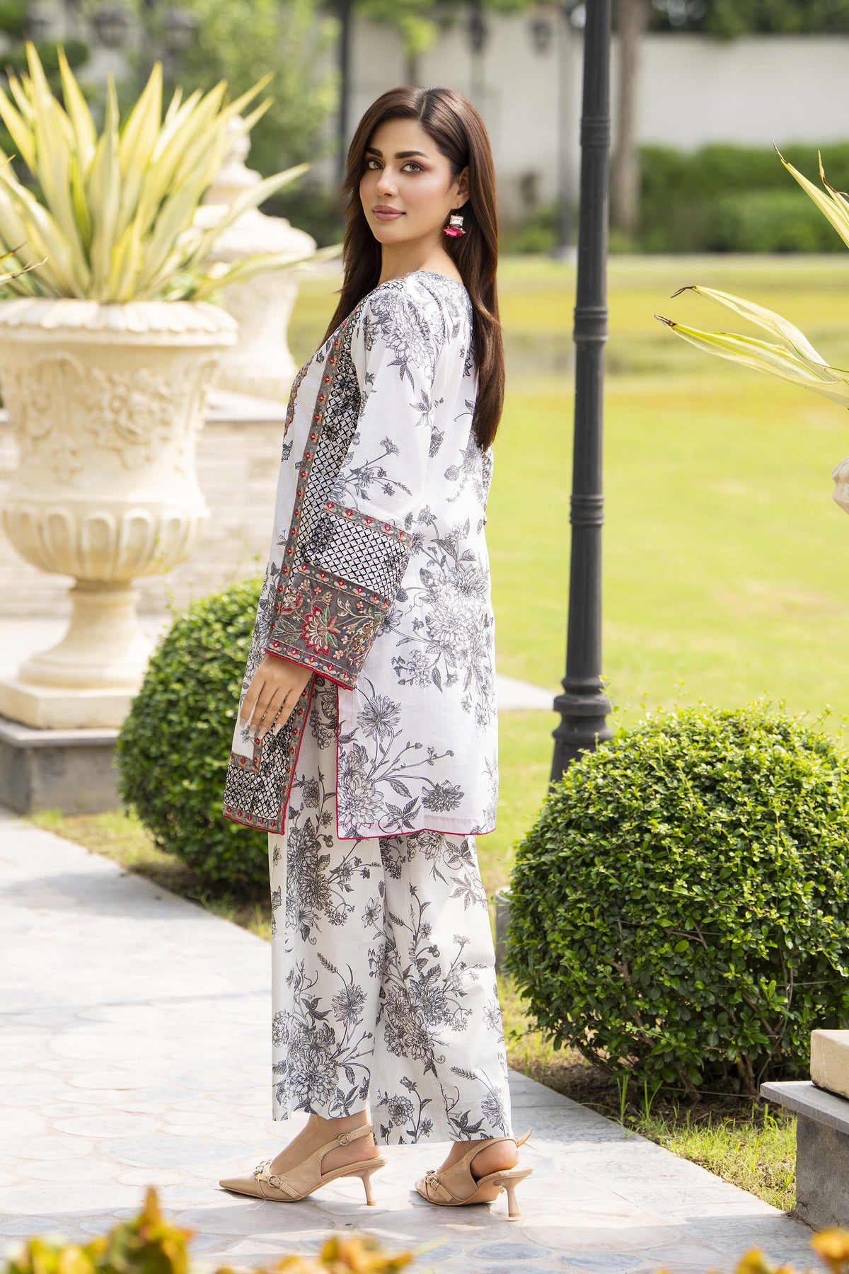 Motif Lawn Embroidered Co-ord Set-014
