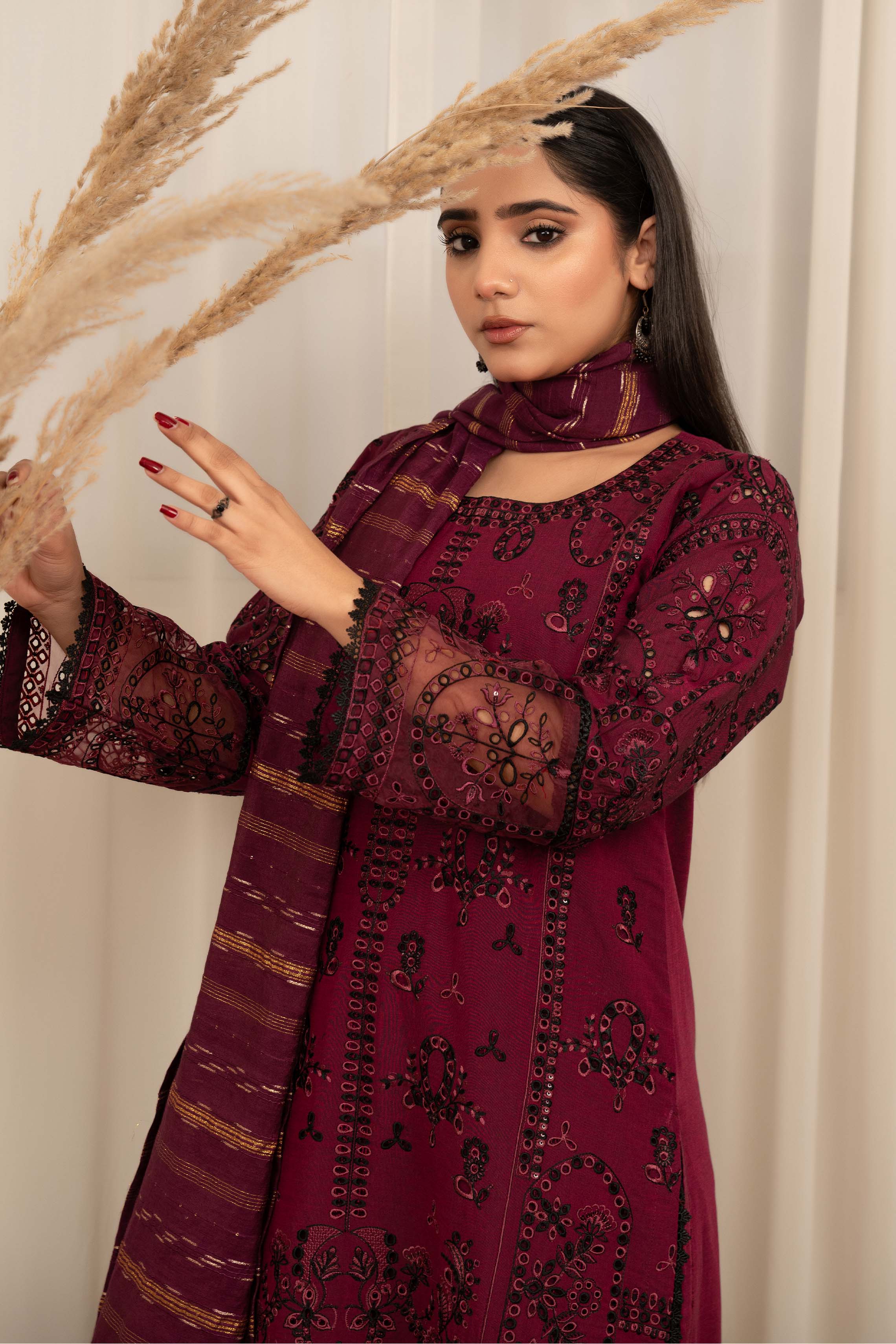 Motif Schifilli Sequence Embroidered Suit