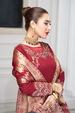 Motif Golden Brosha Embroidered Suit-026