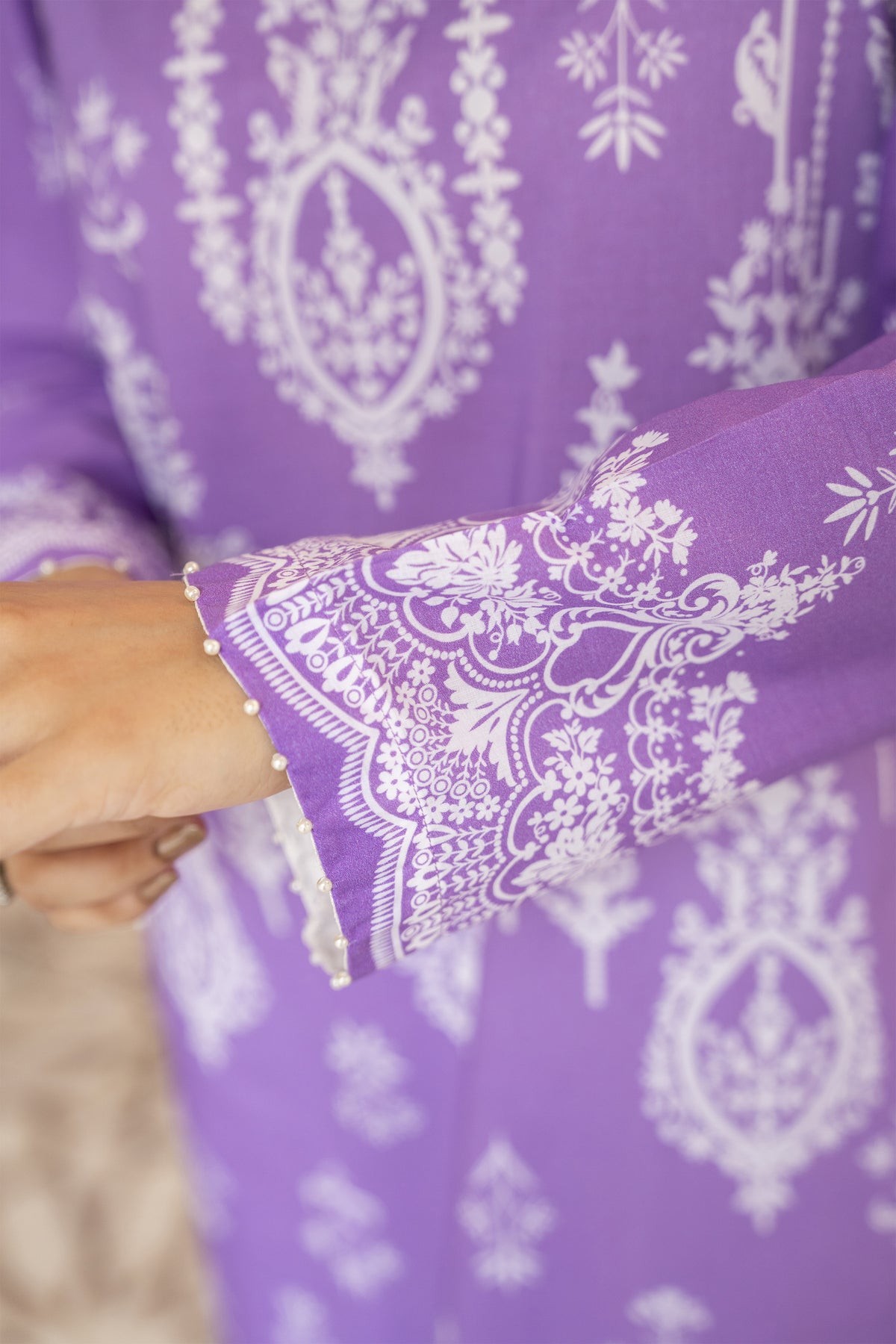 Motif Lawn Printed Suit-008