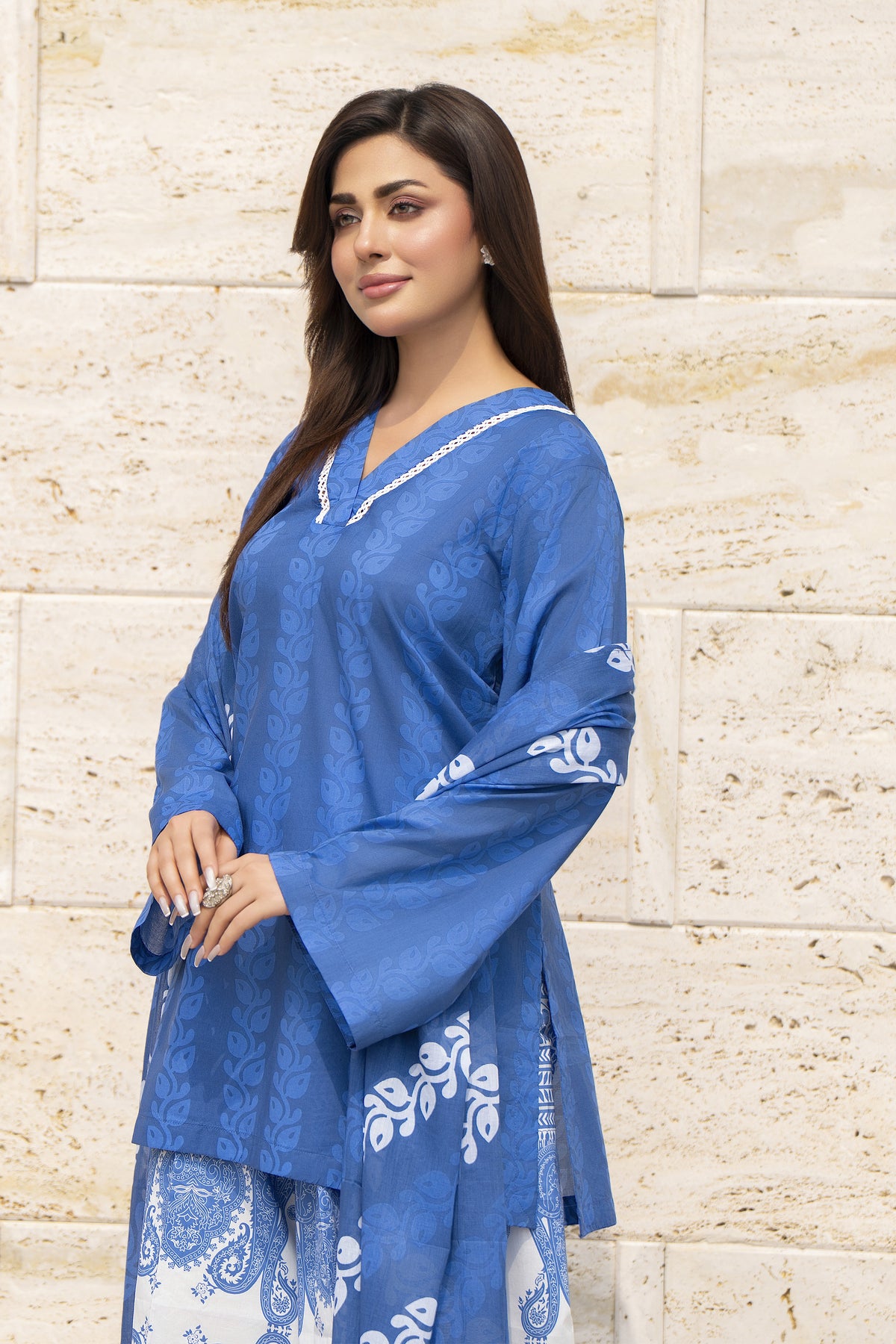 Motif Lawn Printed Suit-002