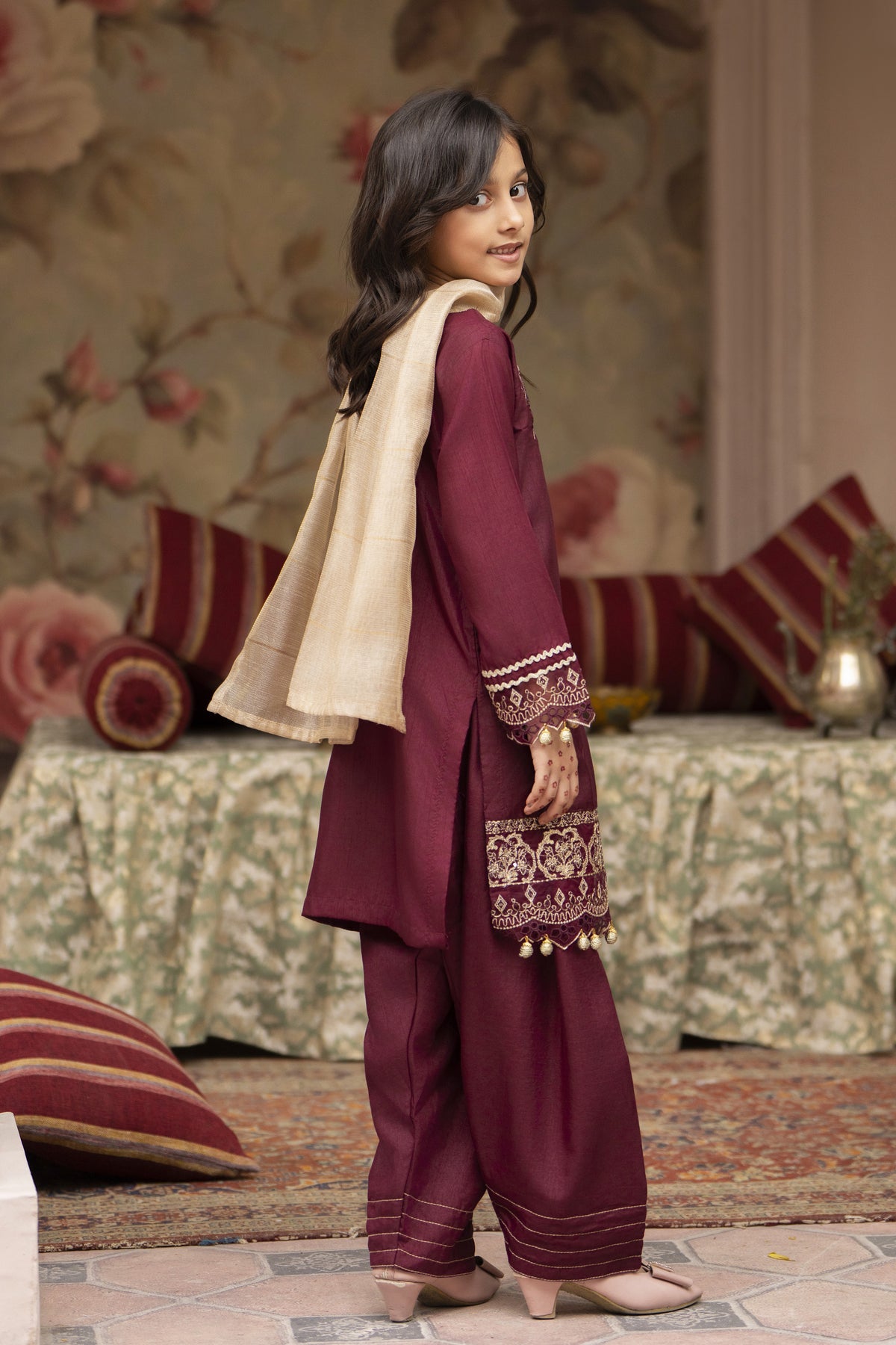 Motif Kids Viscose Embroidered Suit-658