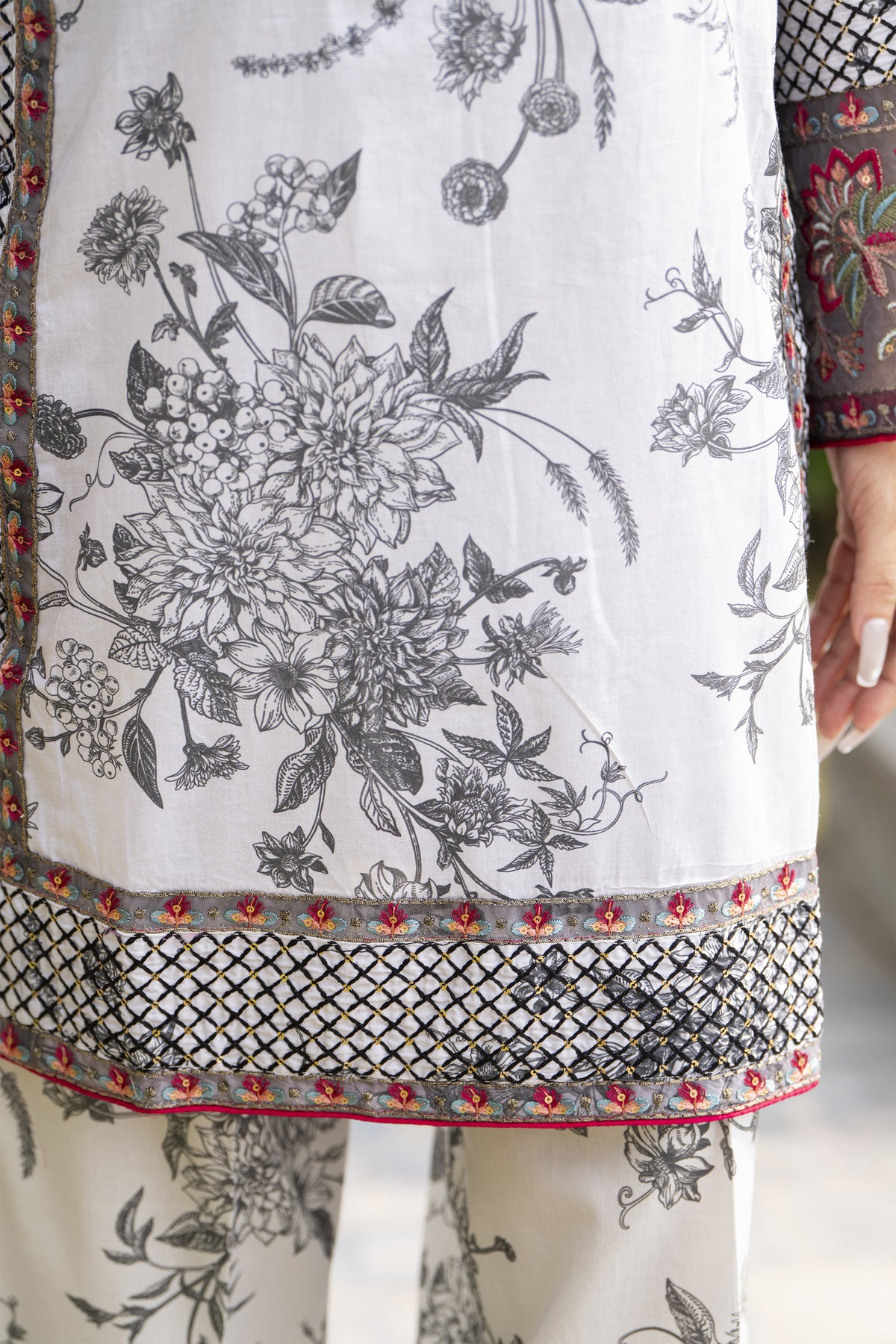 Motif Lawn Embroidered Co-ord Set-014