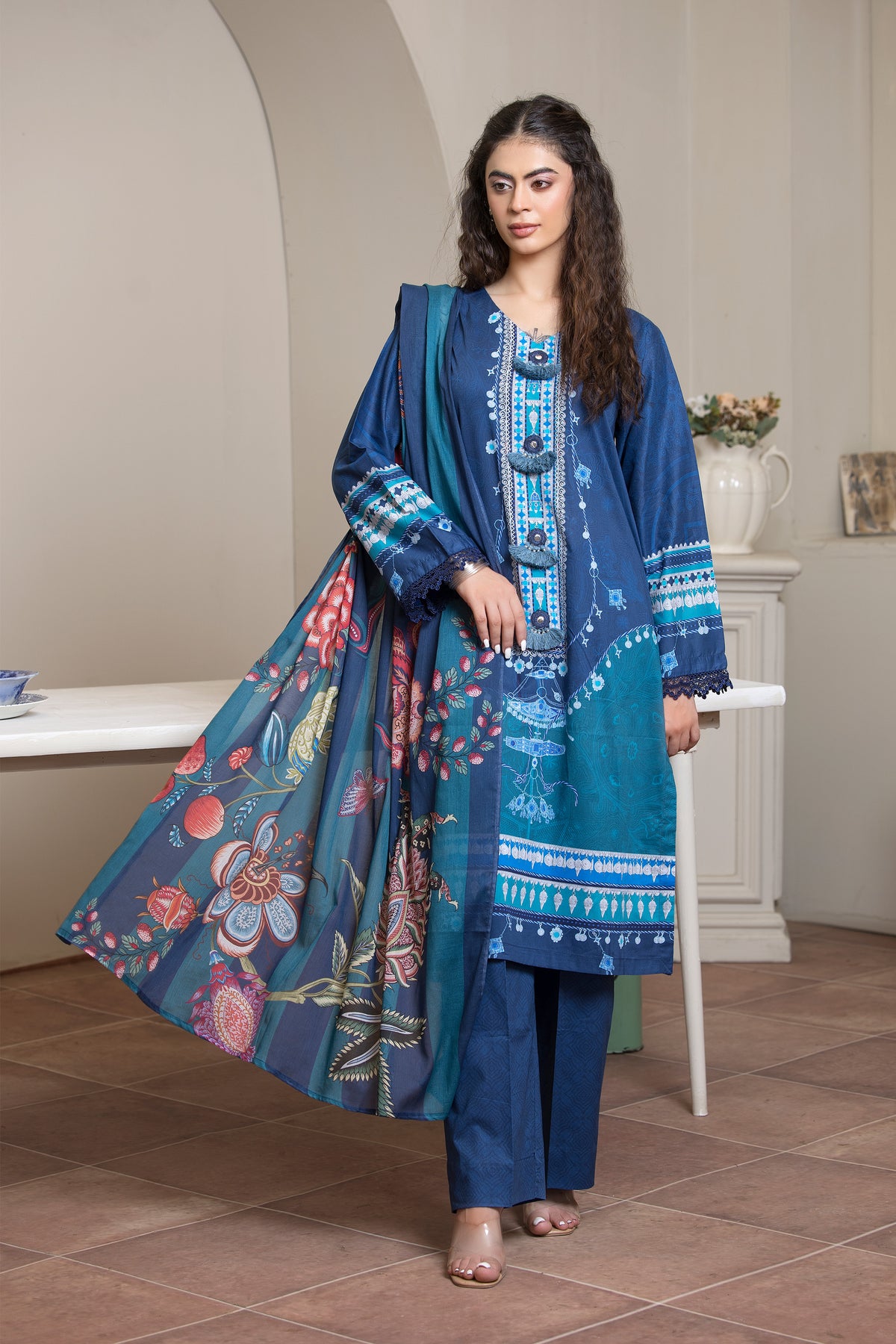 Motif Lawn Printed Suit-015