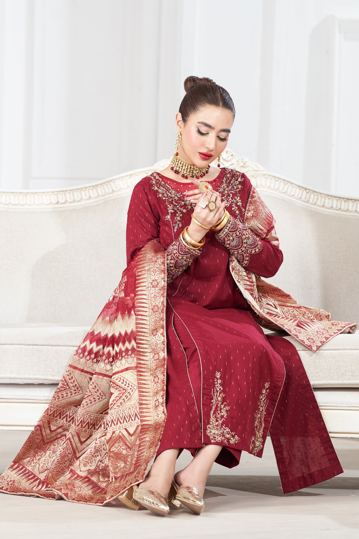 Motif Golden Brosha Embroidered Suit-026