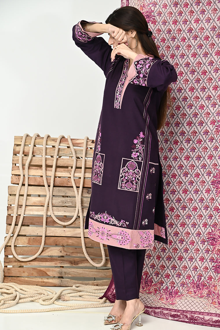 Motif Marina Embroidered Suit