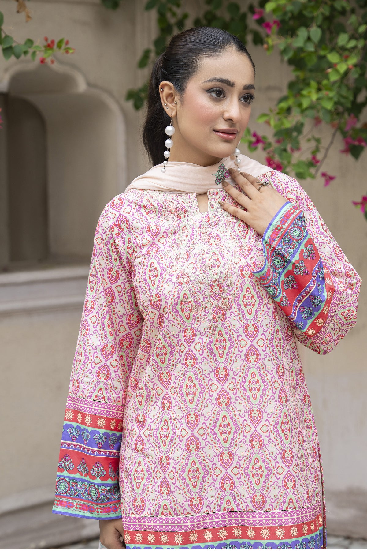 Motif Lawn Printed Suit-014