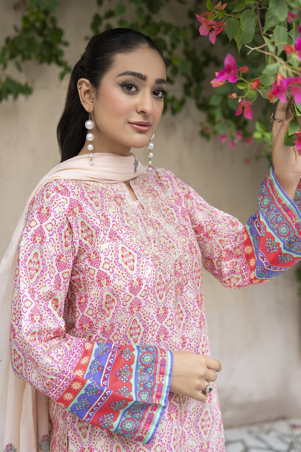 Motif Lawn Printed Suit-014