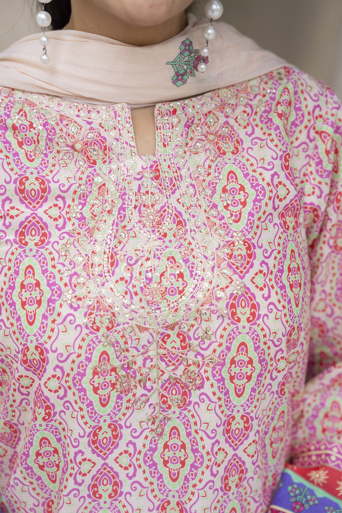 Motif Lawn Printed Suit-014