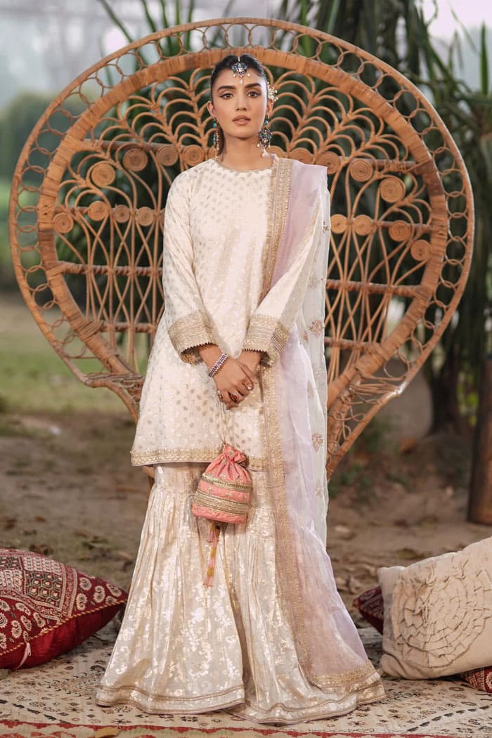 Motif Zari Jacquard Embroidered Suit-007
