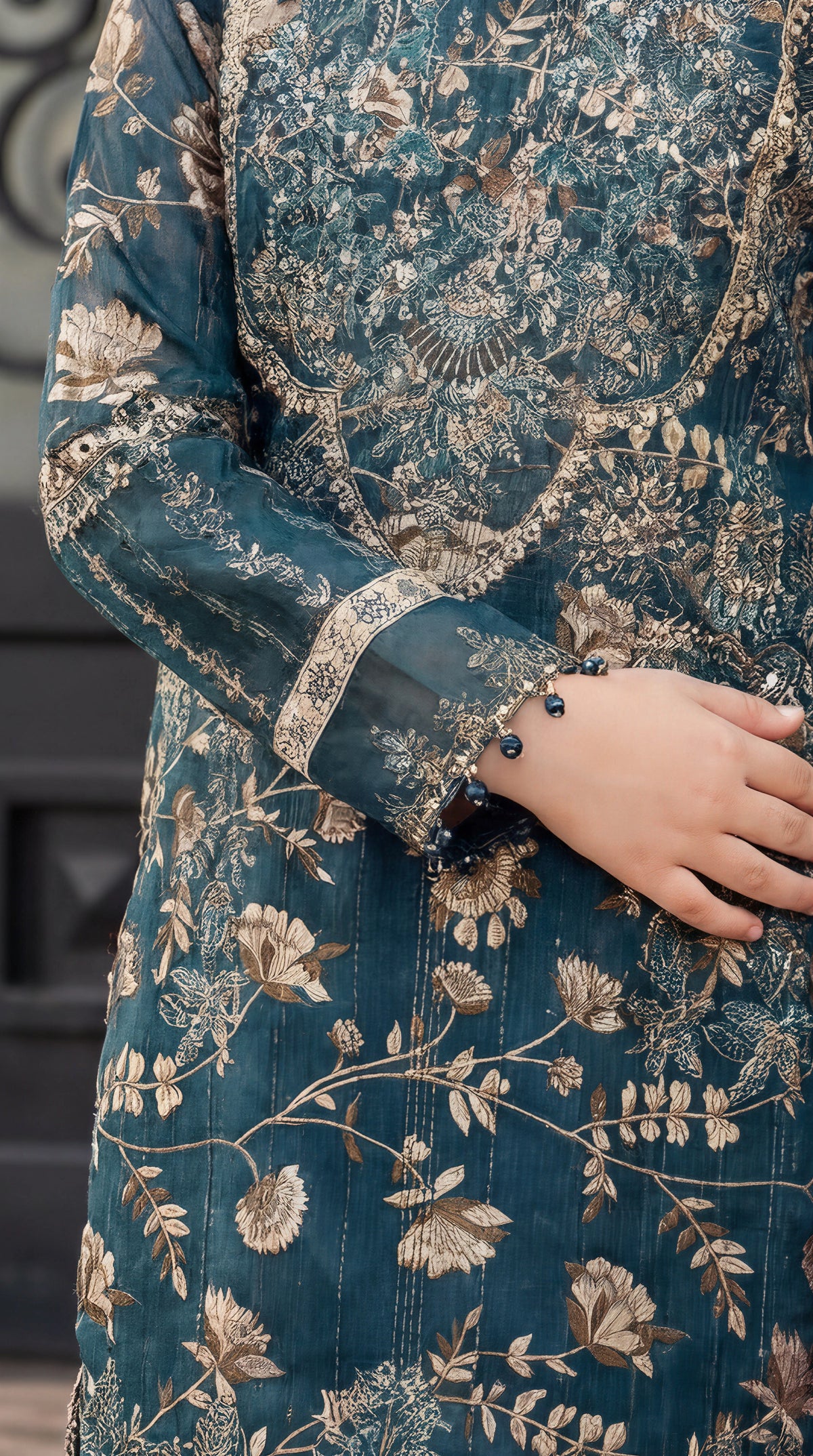 Motif Girls Munar Embroidered suit-685