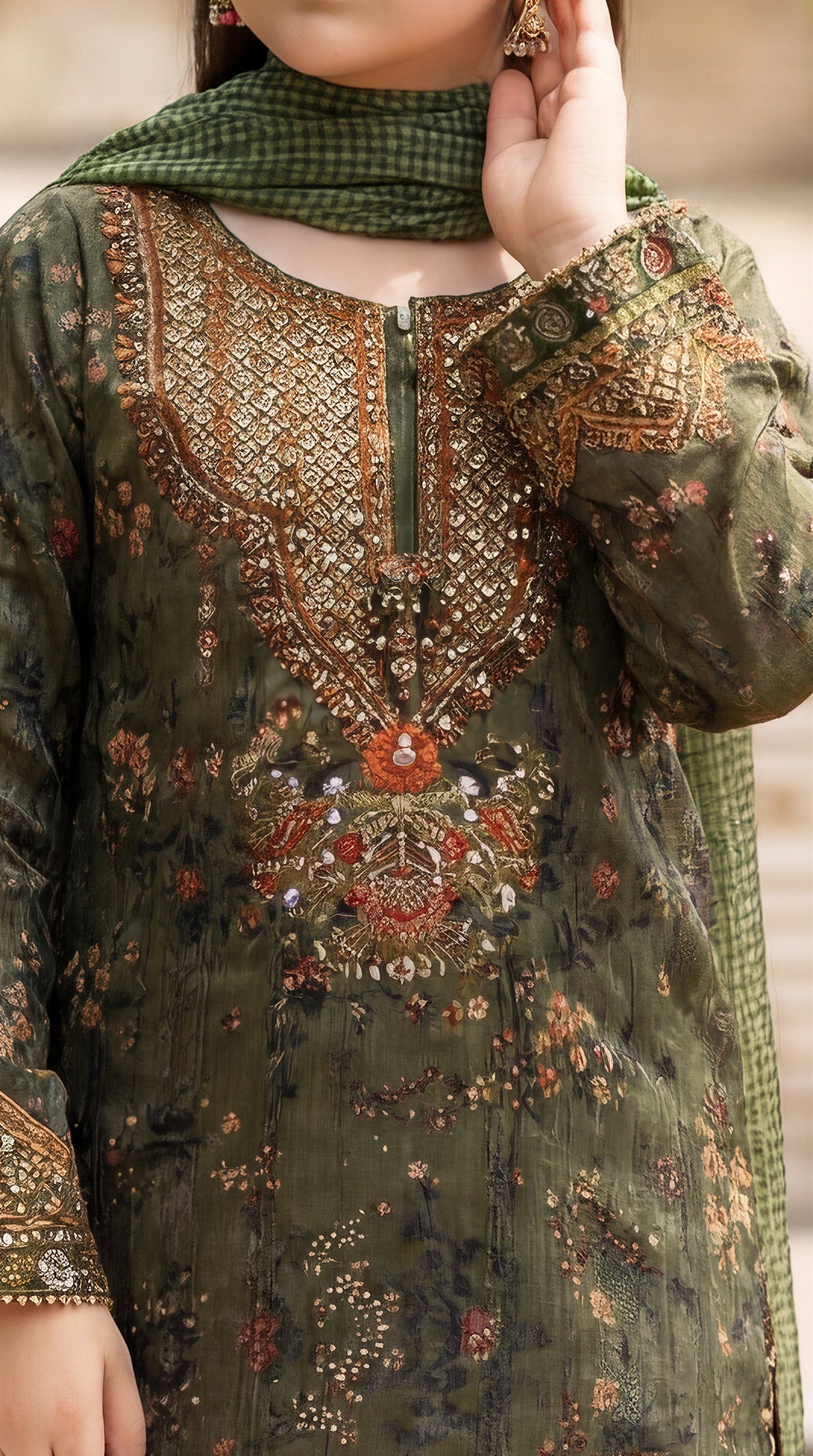 Motif Girls Munar Embroidered suit-686