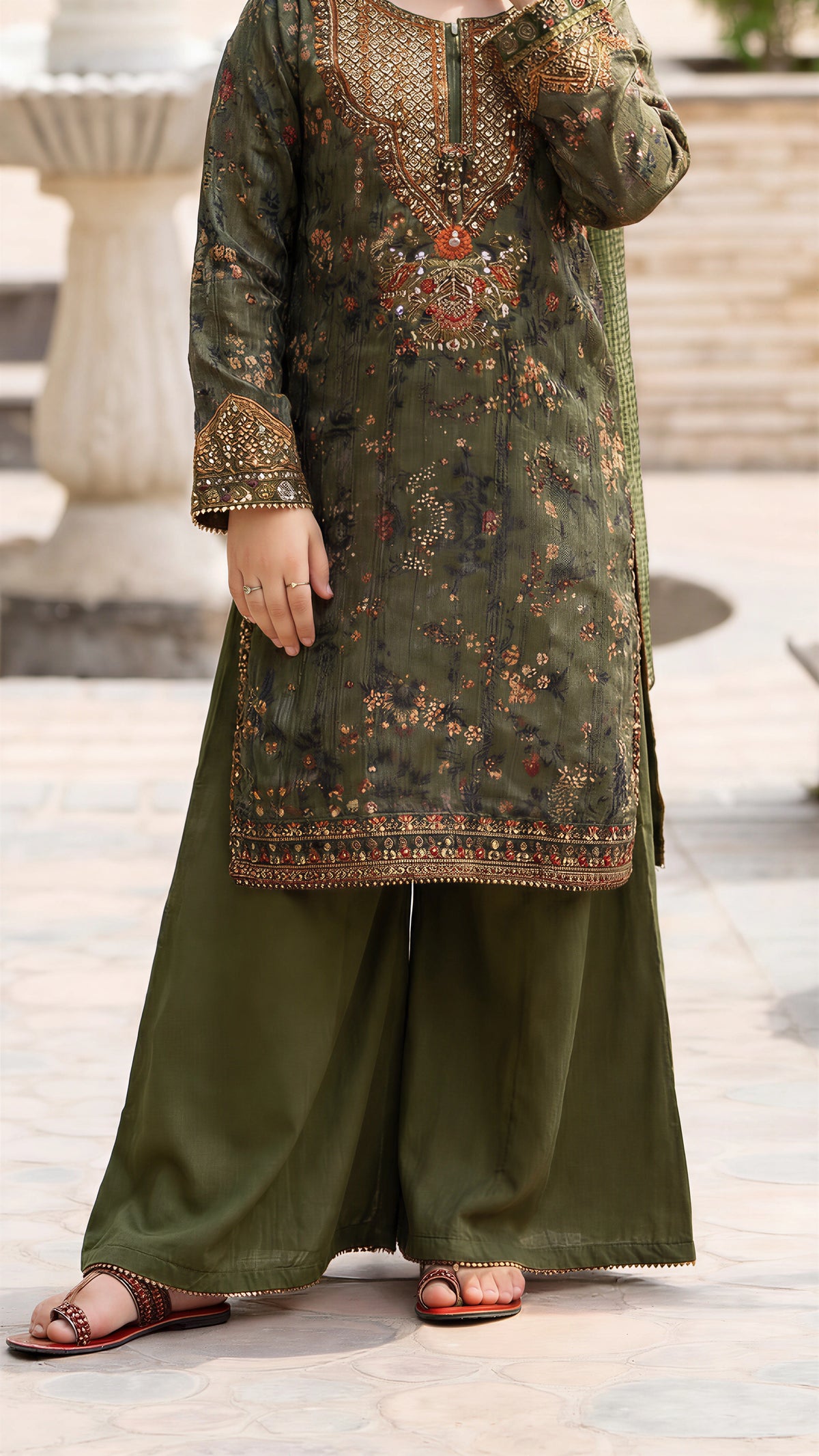 Motif Girls Munar Embroidered suit-686