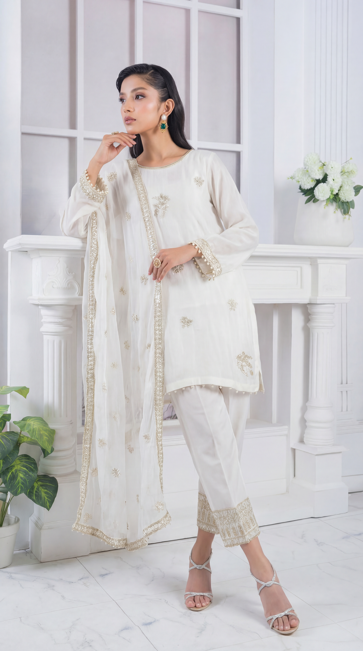 Motif Grip Embroidered Suit-035