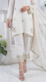 Motif Grip Embroidered Suit-035